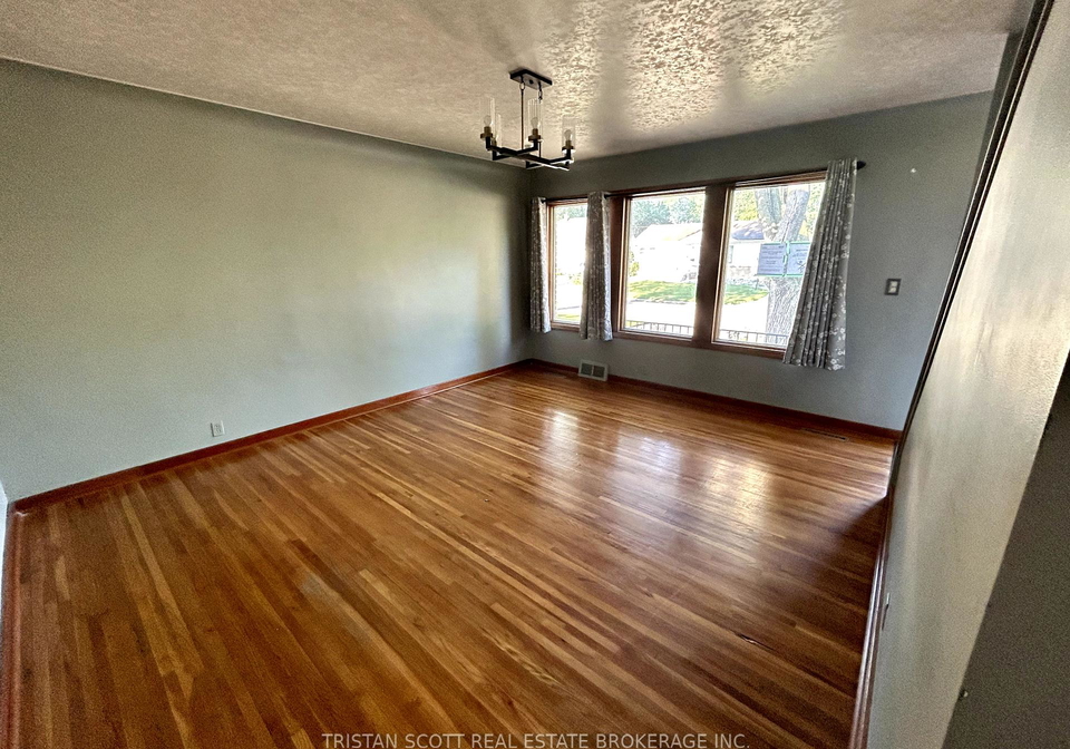 3620-dandurand-avenue-windsor-ontario-x12286000
