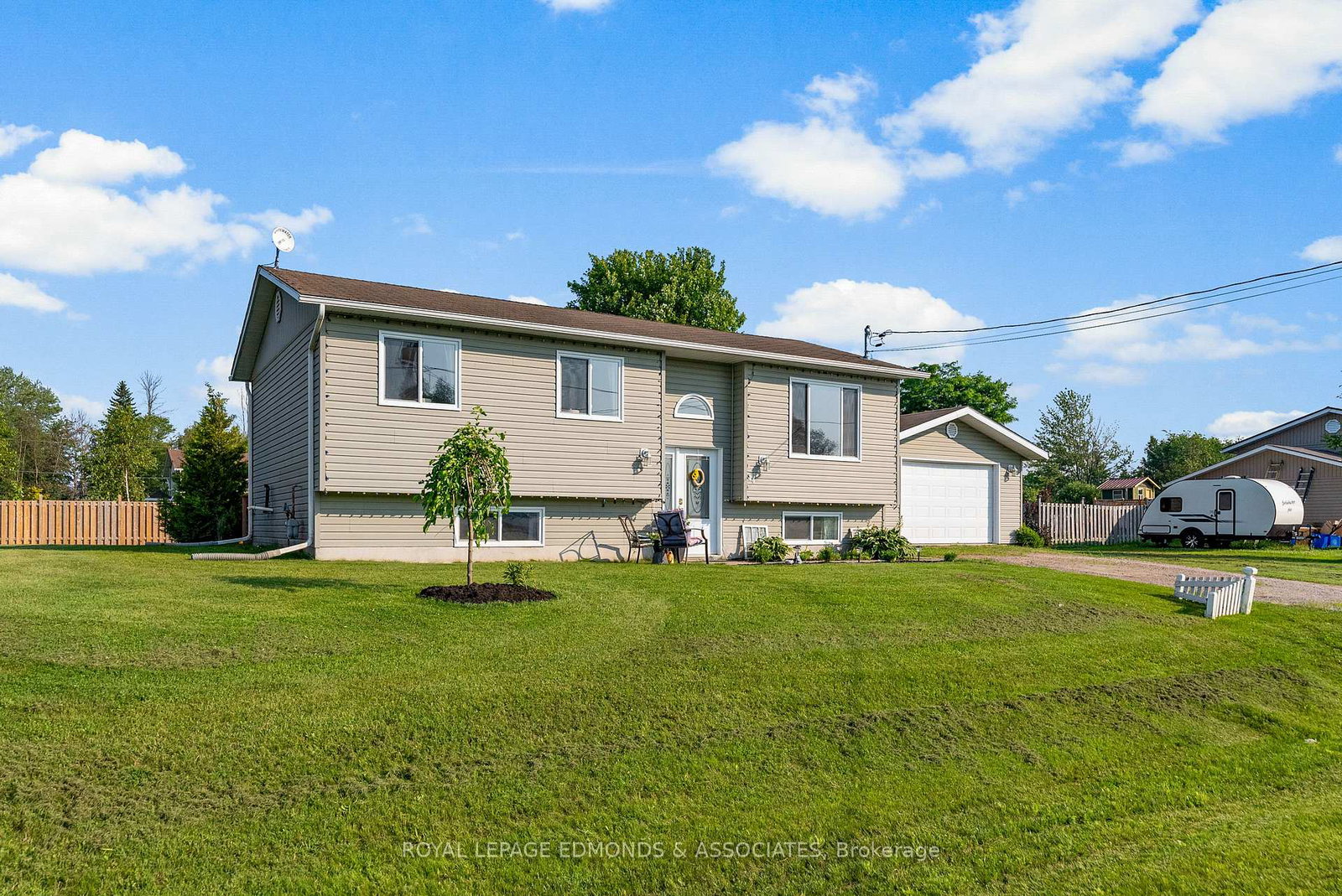 44-cameron-street-whitewater-region-ontario-x12286124