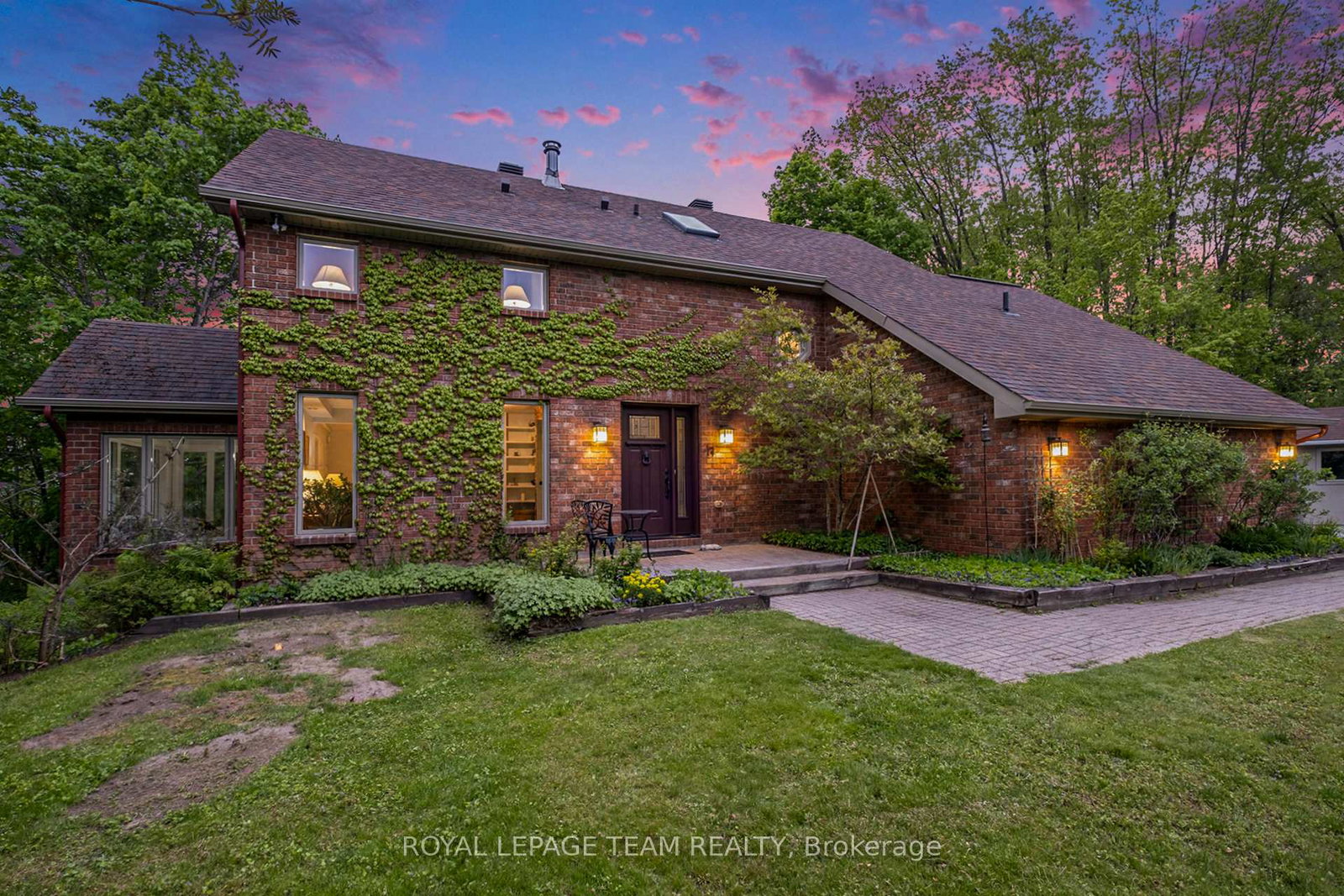 2259-fitzroy-street-ottawa-ontario-x12286498
