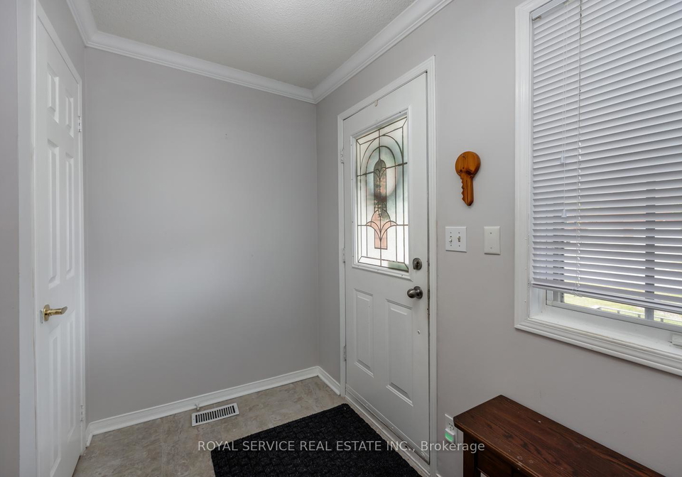 1275-eagle-crescent-peterborough-west-ontario-x12286629