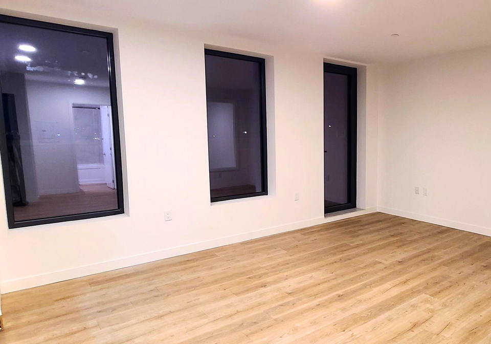 325-university-avenue-w-w-cobourg-ontario-x12286698