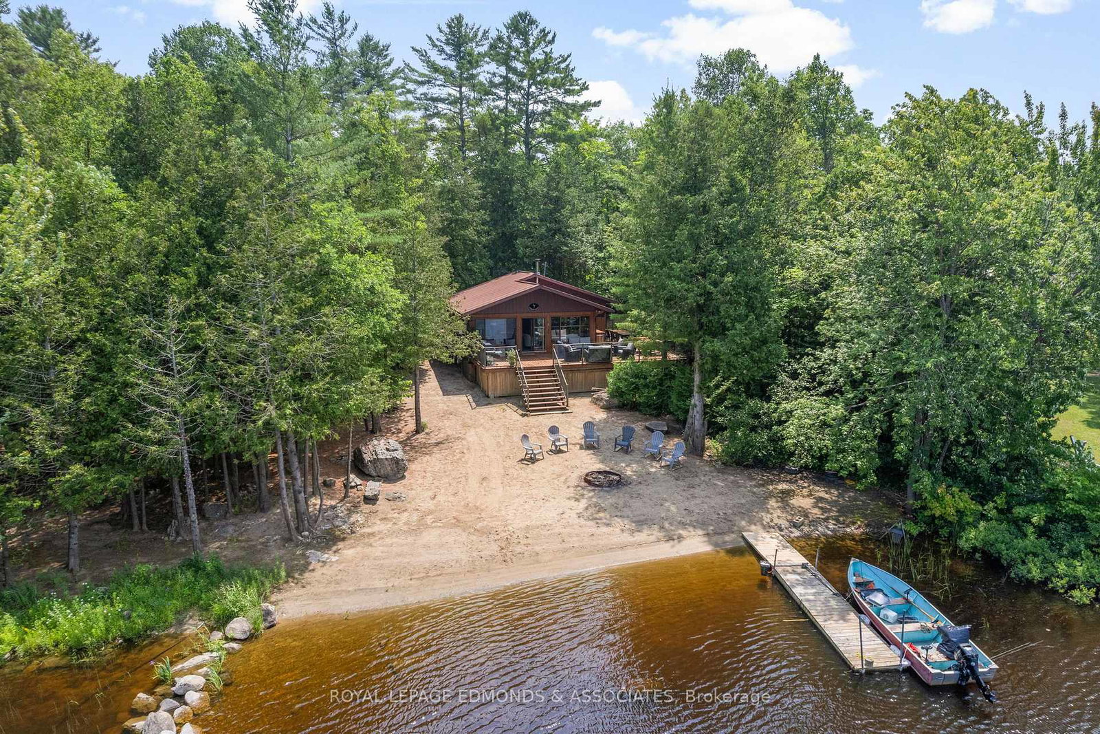 58-sinkhole-trail-whitewater-region-ontario-x12286903