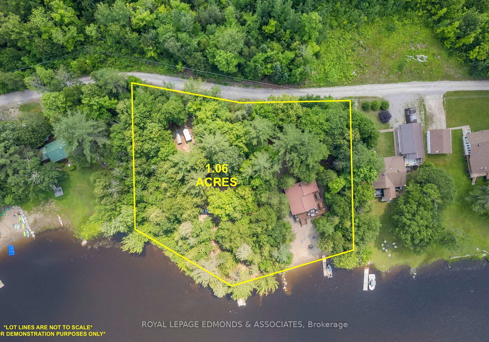 58-sinkhole-trail-whitewater-region-ontario-x12286903