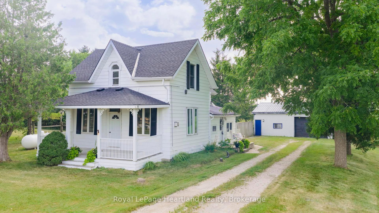 80564-baseline-road-central-huron-ontario-x12288247