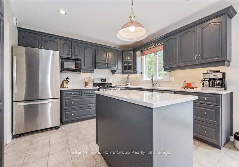 35-thomas-boulevard-centre-wellington-ontario-x12288304