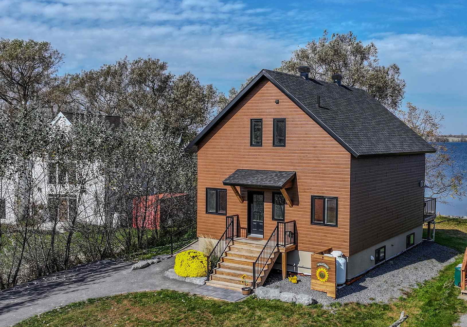 209-prinyers-cove-crescent-prince-edward-county-ontario-x12288693