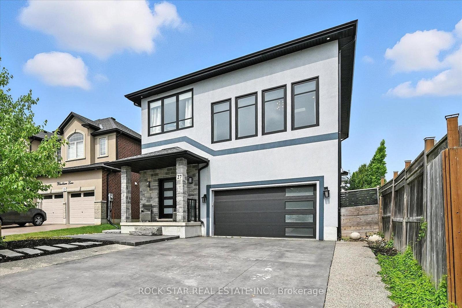 27-blackburn-lane-hamilton-ontario-x12289020