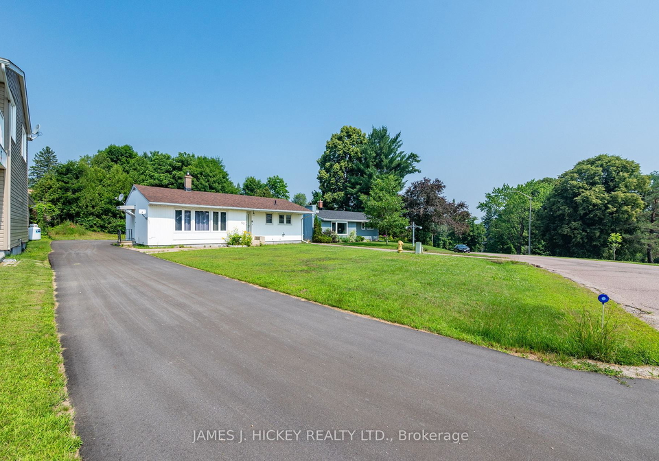 60-laurier-avenue-deep-river-ontario-x12289472