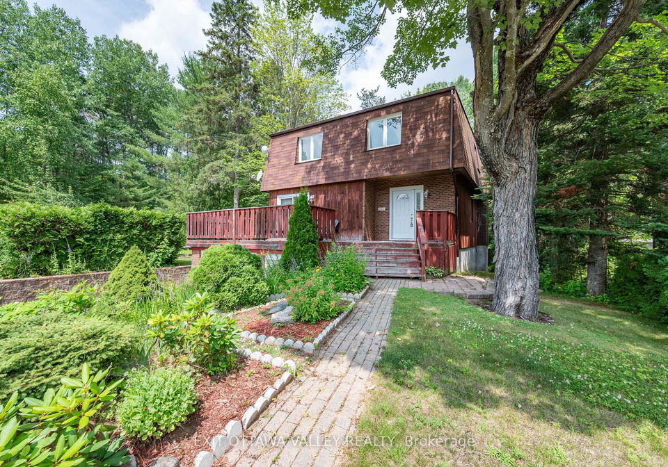 136-frontenac-crescent-deep-river-ontario-x12290475