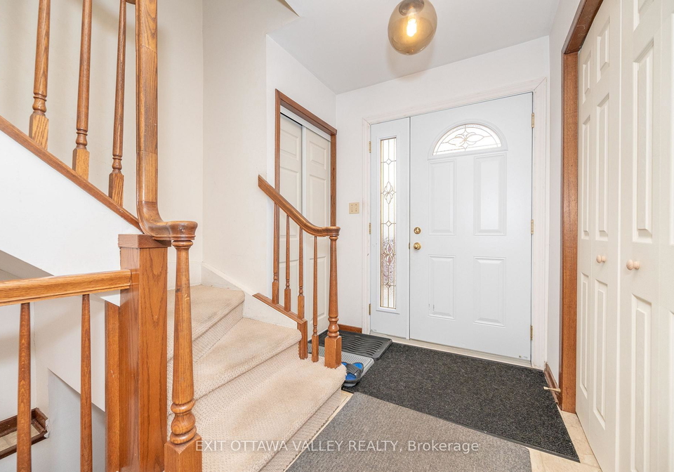 136-frontenac-crescent-deep-river-ontario-x12290475