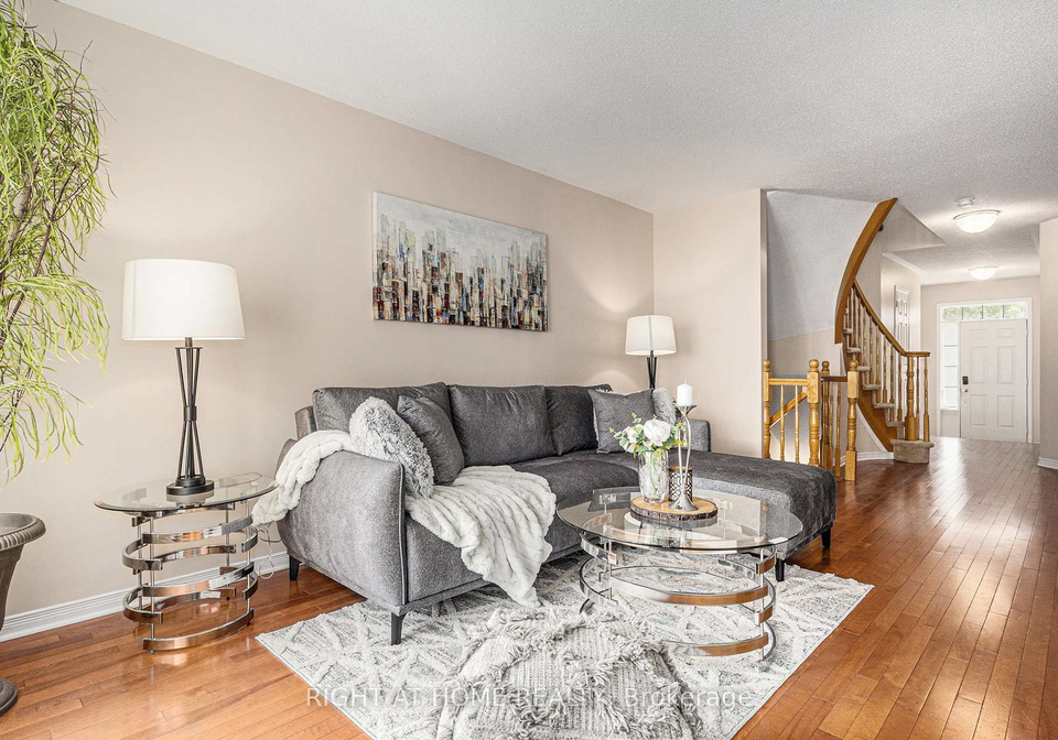194-deercroft-avenue-ottawa-ontario-x12290873