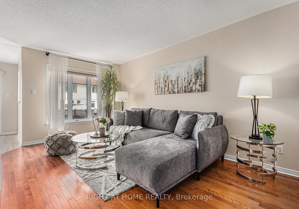 194-deercroft-avenue-ottawa-ontario-x12290873