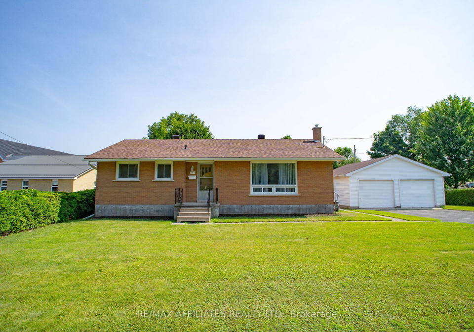 195-isabella-street-smiths-falls-ontario-x12291091