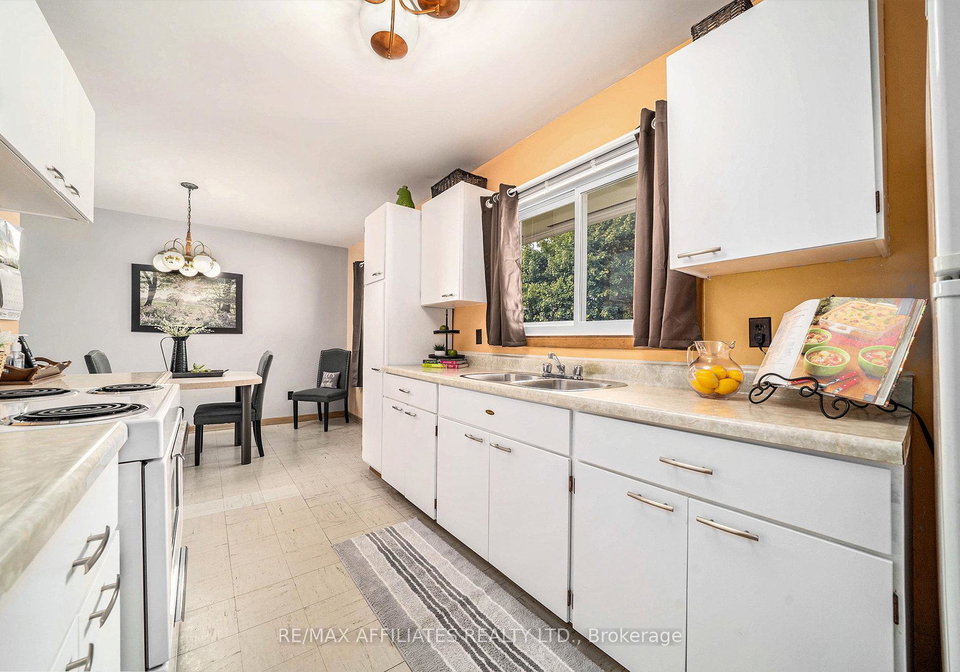 195-isabella-street-smiths-falls-ontario-x12291091
