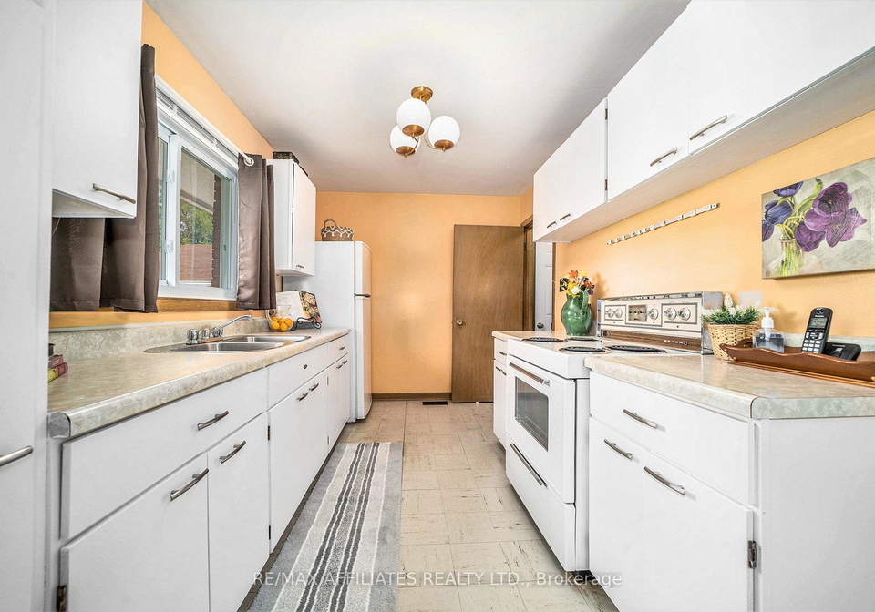 195-isabella-street-smiths-falls-ontario-x12291091