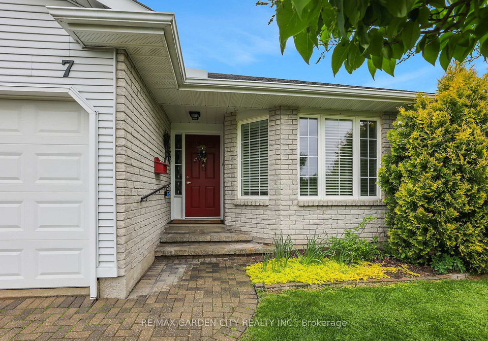 7-village-drive-west-lincoln-ontario-x12292328