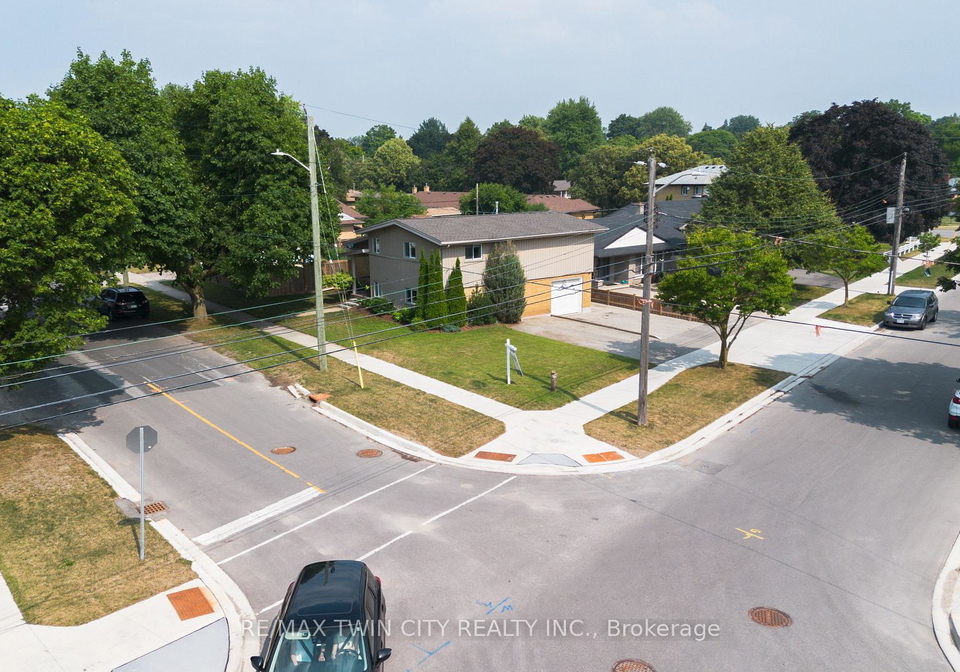 135-islington-avenue-kitchener-ontario-x12292406
