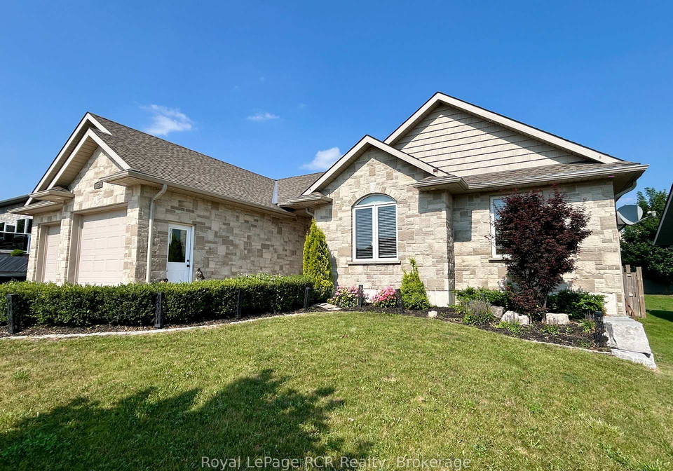 332-westwood-drive-brockton-ontario-x12292447