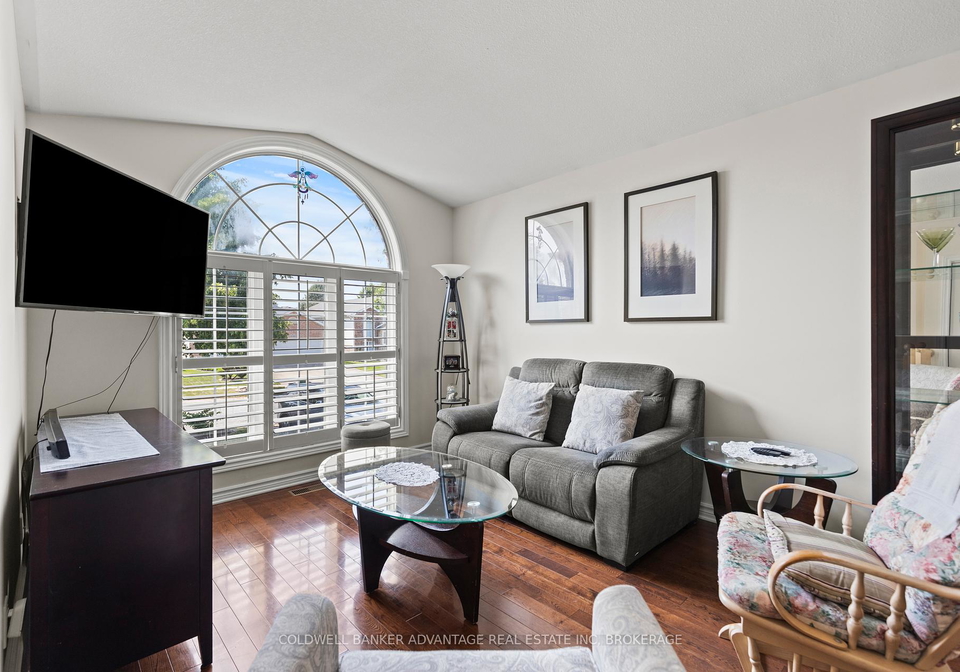 8097-woodsview-crescent-niagara-falls-ontario-x12292480