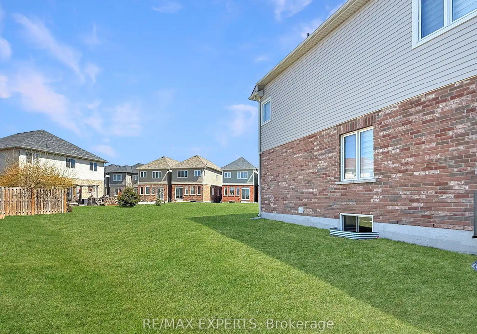 9256-griffon-street-niagara-falls-ontario-x12292653