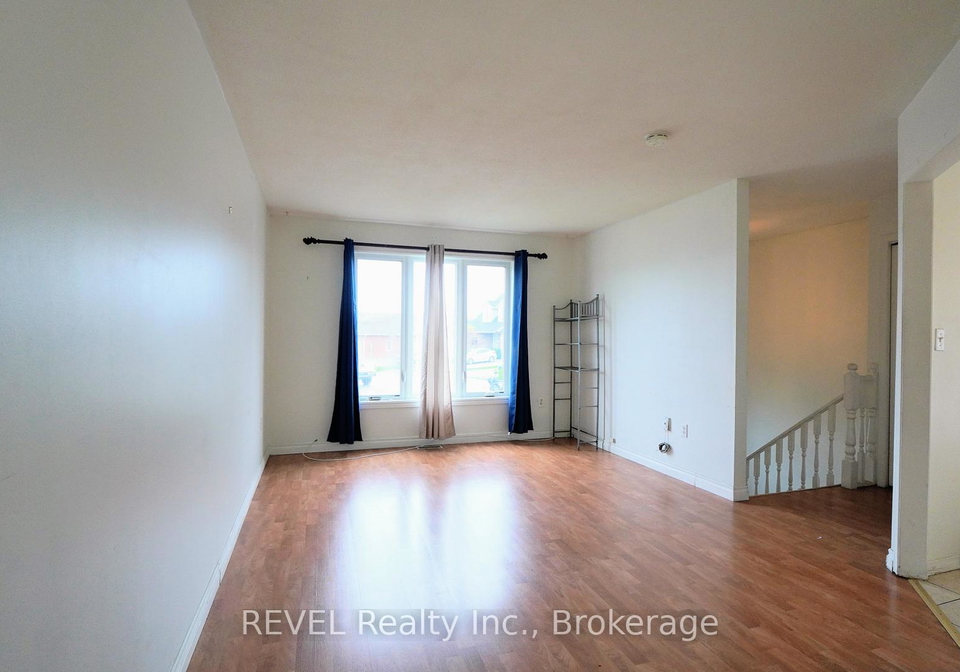 7803-yvette-crescent-niagara-falls-ontario-x12292716