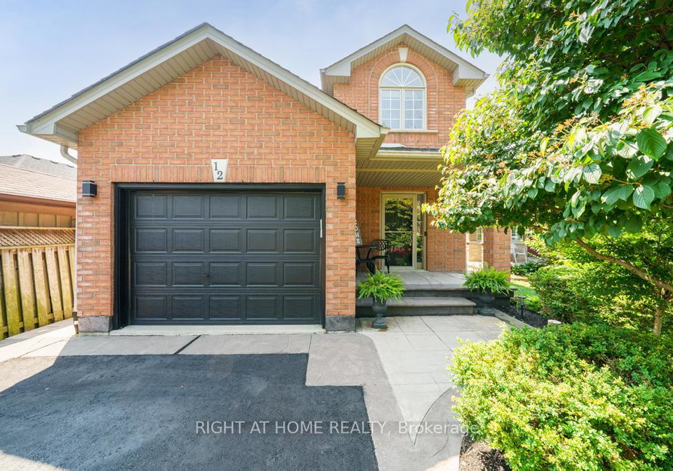 12-valridge-court-hamilton-ontario-x12293085