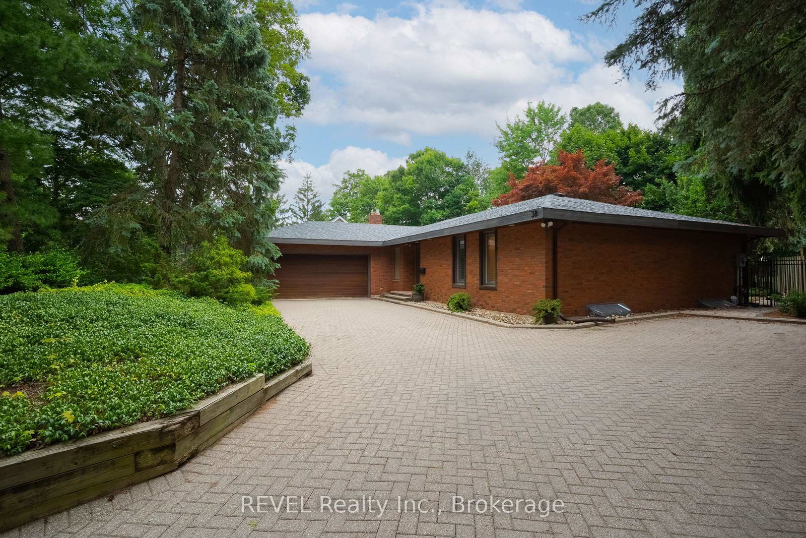 38-forest-hill-crescent-pelham-ontario-x12293103