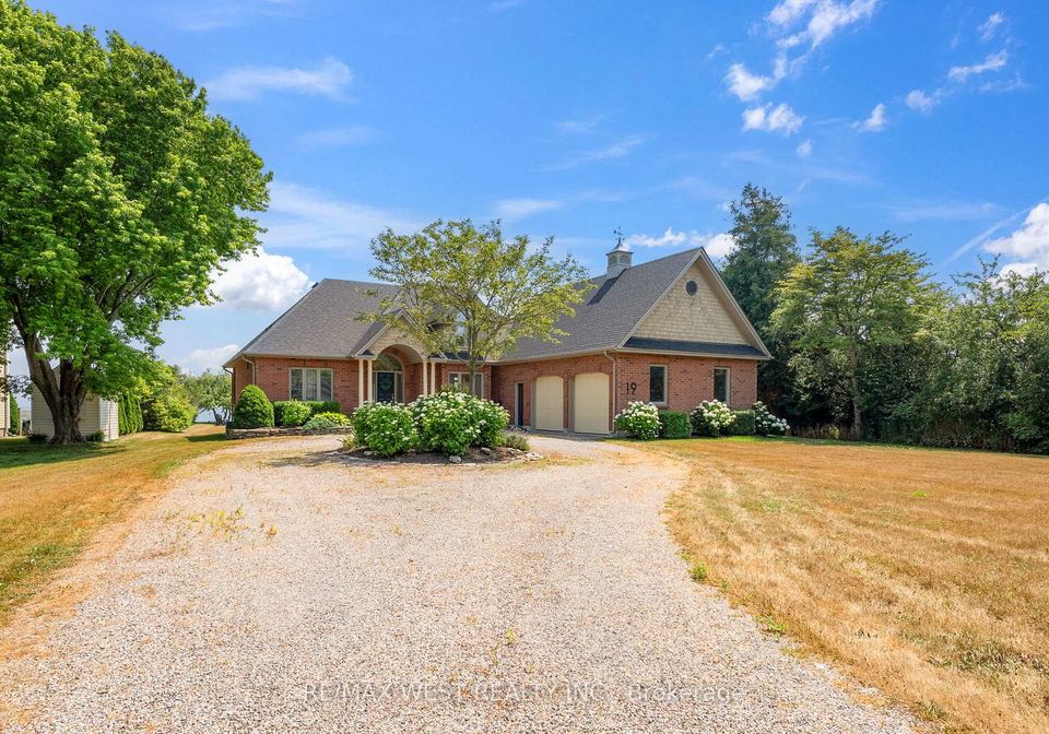 19-skiff-cove-road-na-prince-edward-county-ontario-x12293659