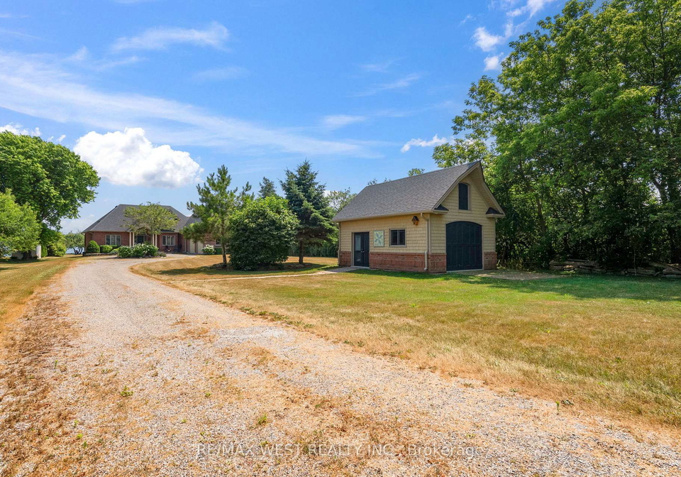 19-skiff-cove-road-na-prince-edward-county-ontario-x12293659