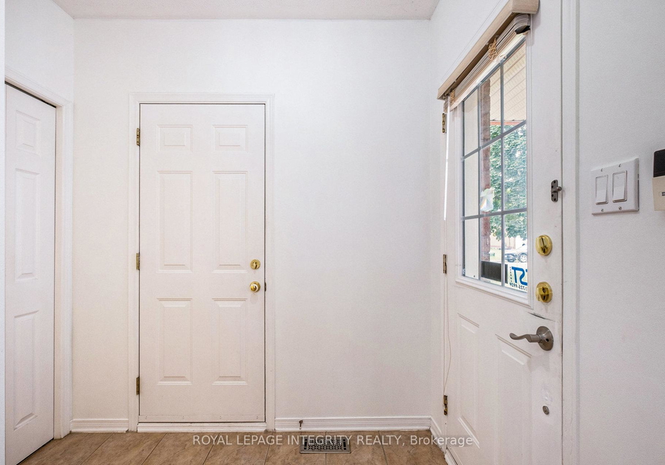 141-inverkip-avenue-ottawa-ontario-x12293685