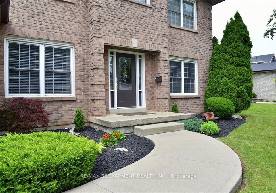3-suter-crescent-hamilton-ontario-x12293692