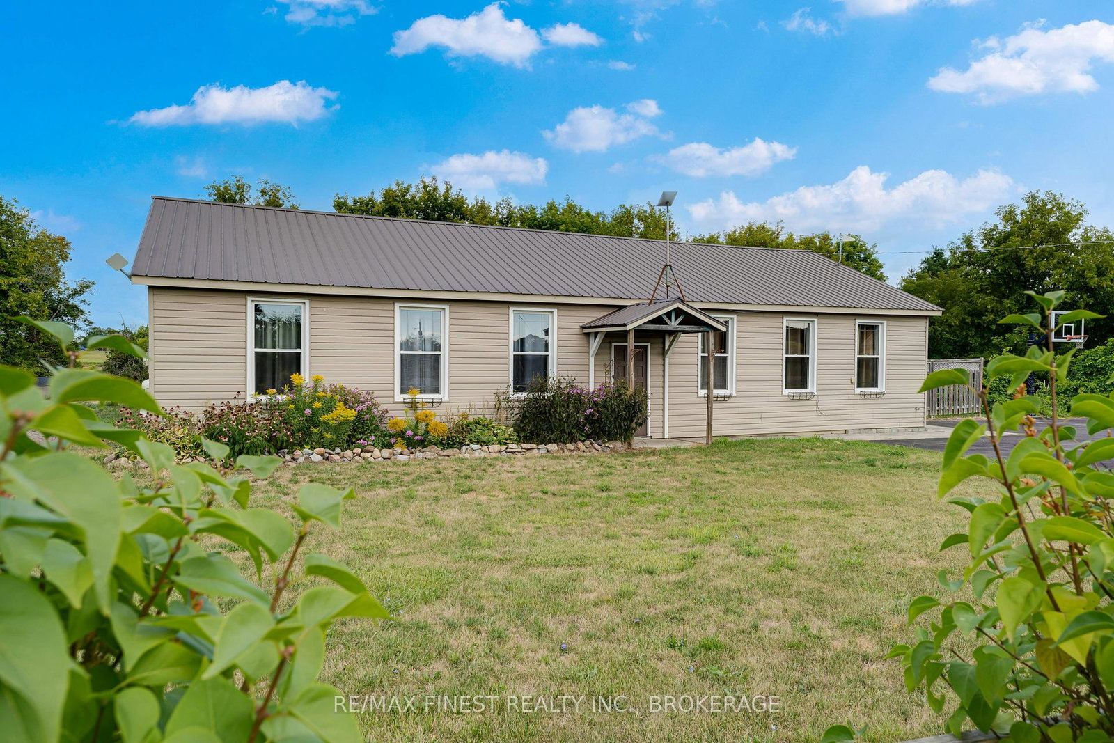 6955-county-2-road-loyalist-ontario-x12293839