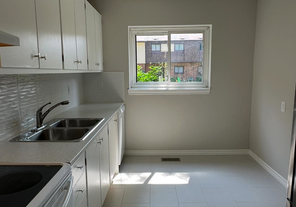 25-garrow-drive-hamilton-ontario-x12294054