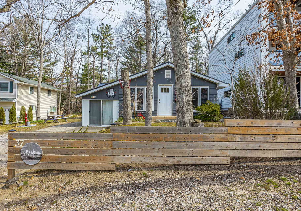 37-walker-street-lambton-shores-ontario-x12294106