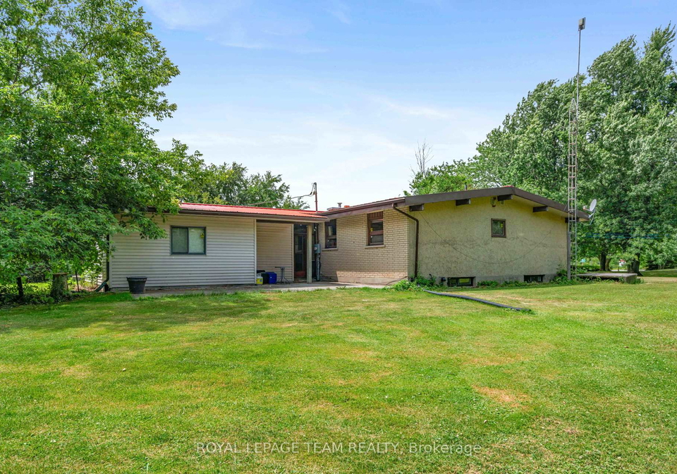 1489-county-31-road-north-dundas-ontario-x12295149