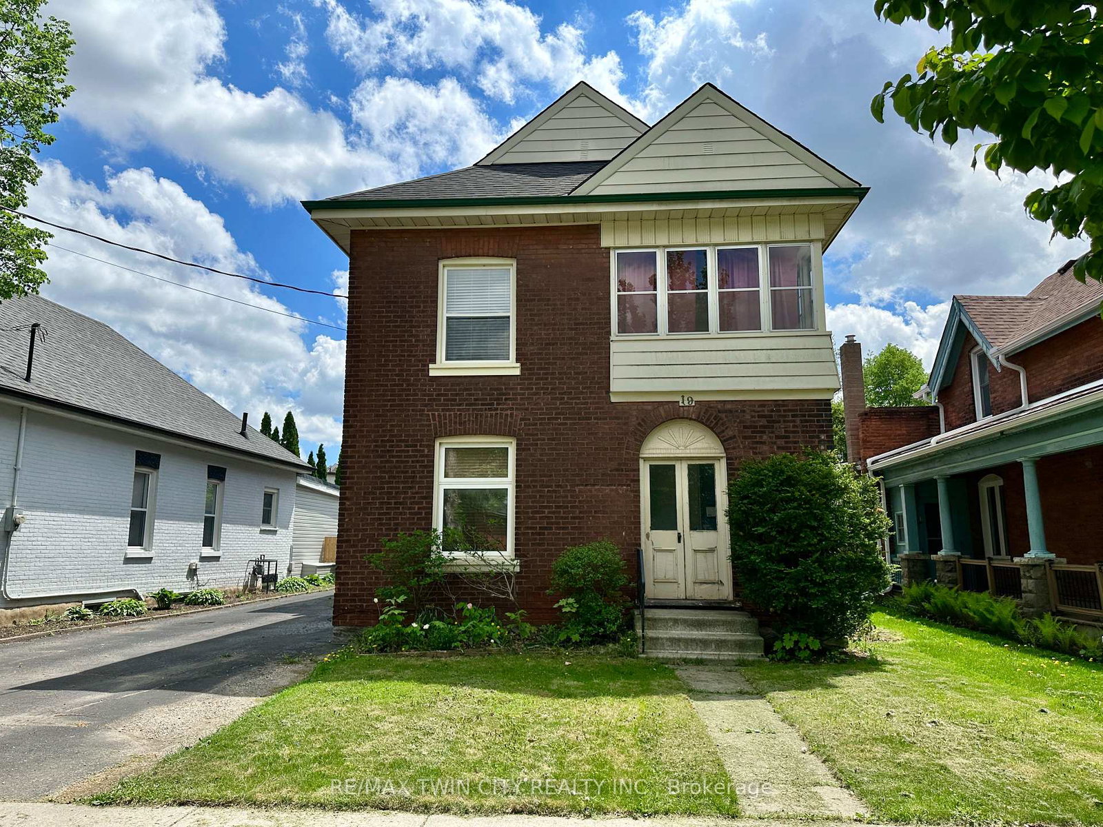 19-brighton-avenue-brant-ontario-x12295284