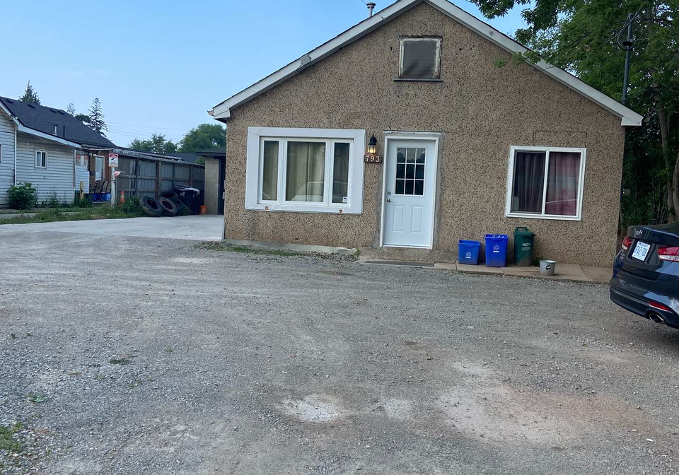793-barton-street-hamilton-ontario-x12295747