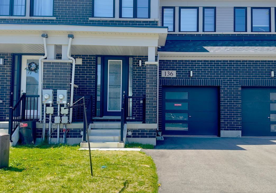 136-freedom-crescent-hamilton-ontario-x12295798
