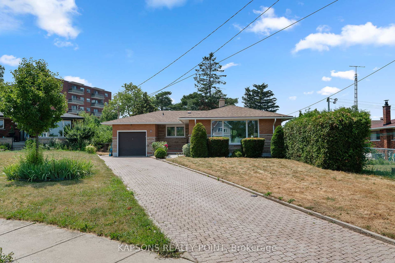 8-starlight-court-hamilton-ontario-x12296613