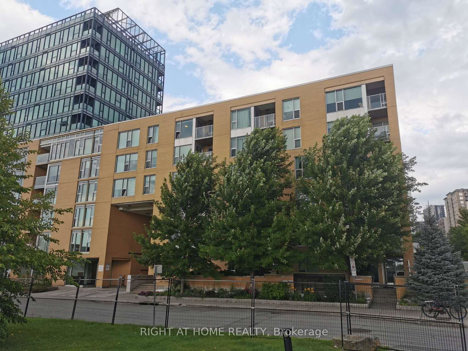 250-lett-street-ottawa-ontario-x12296693
