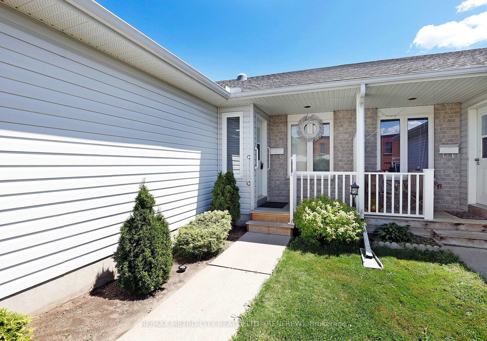 207-avenue-w-w-renfrew-ontario-x12296798