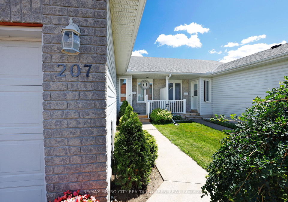 207-avenue-w-w-renfrew-ontario-x12296798