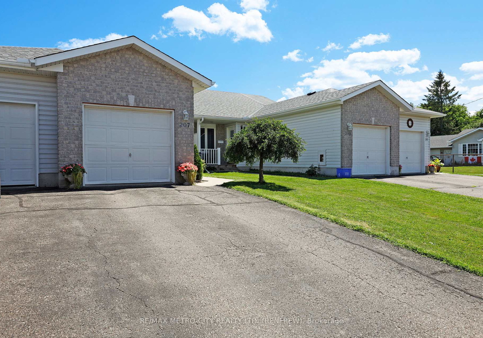 207-avenue-w-w-renfrew-ontario-x12296798