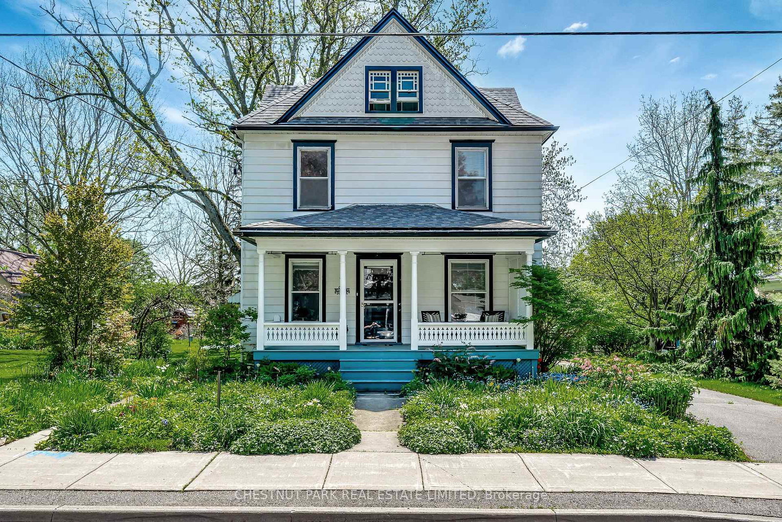 8-queen-street-prince-edward-county-ontario-x12297175