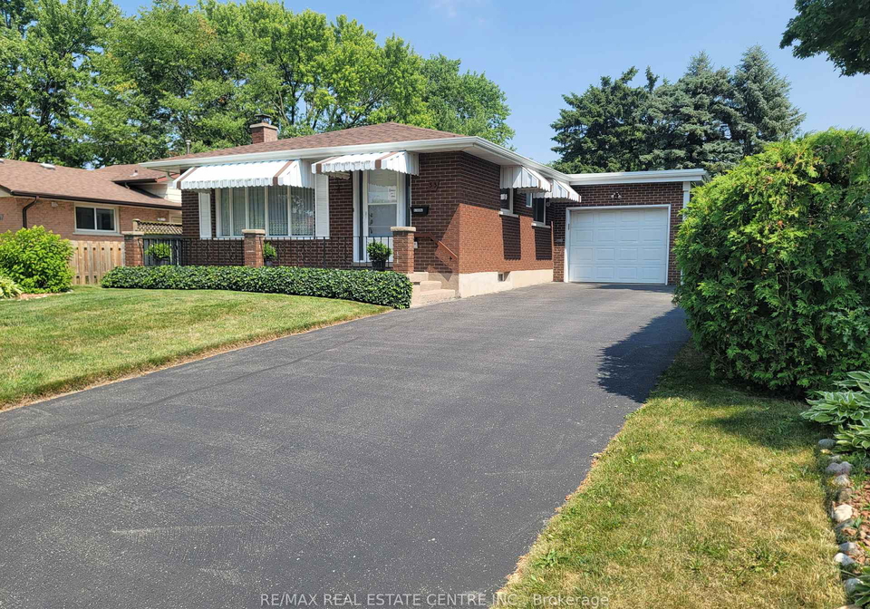 53-kingswood-crescent-kitchener-ontario-x12297297