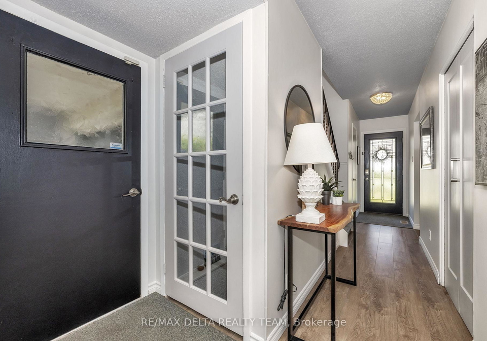 61-valewood-crescent-ottawa-ontario-x12297746