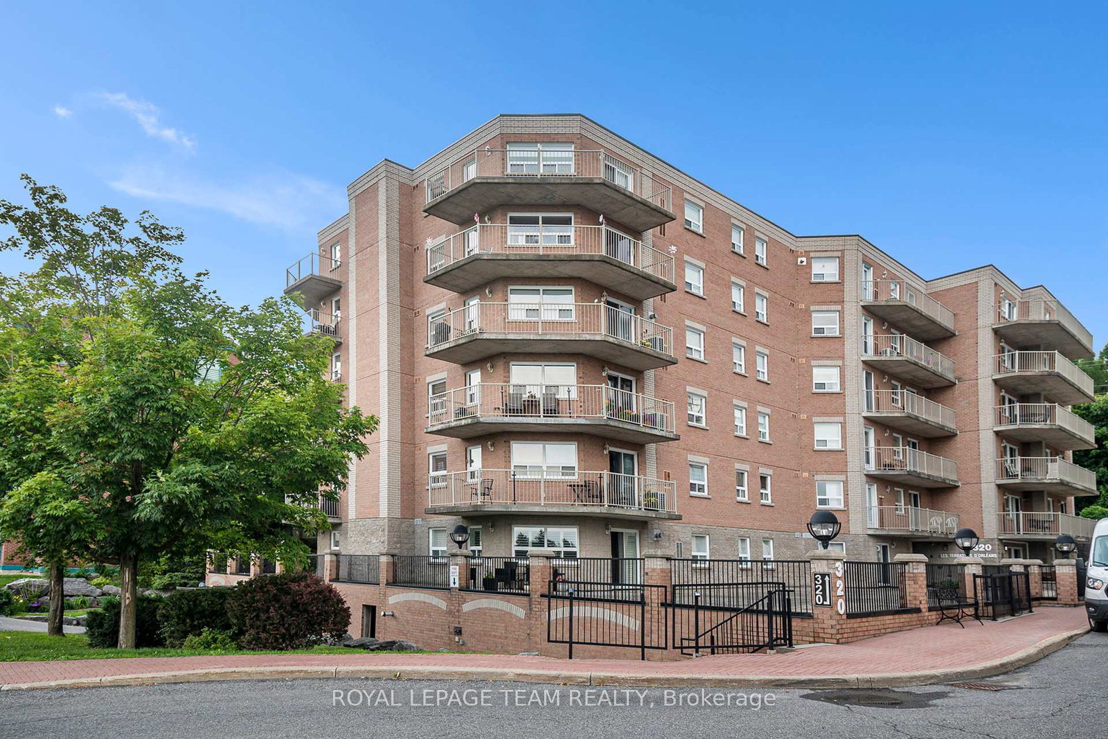 320-centrum-boulevard-ottawa-ontario-x12297767
