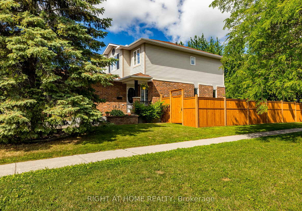2-whalings-circle-ottawa-ontario-x12299284