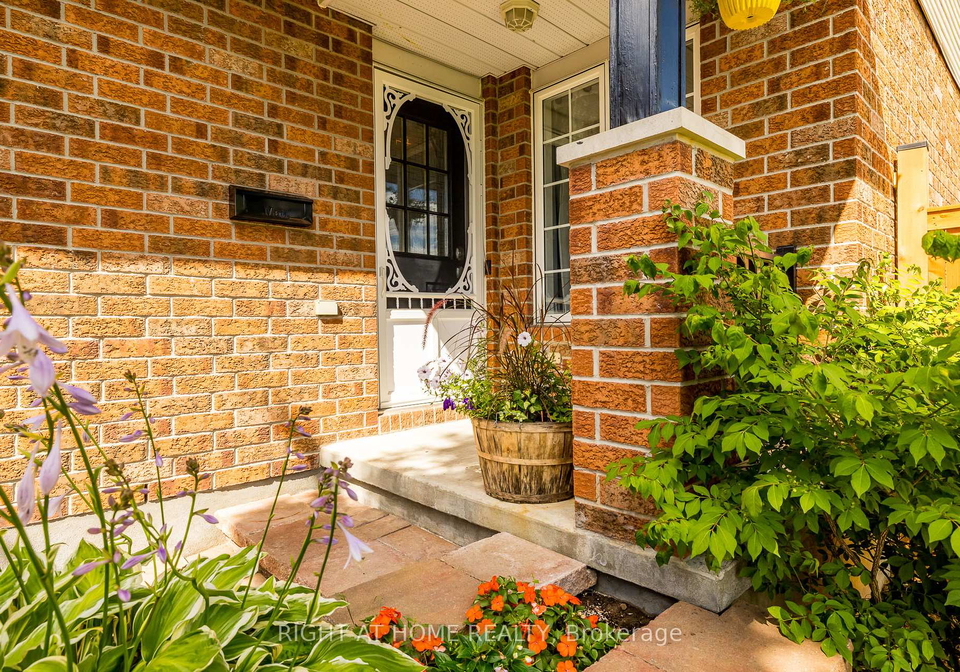 2-whalings-circle-ottawa-ontario-x12299284