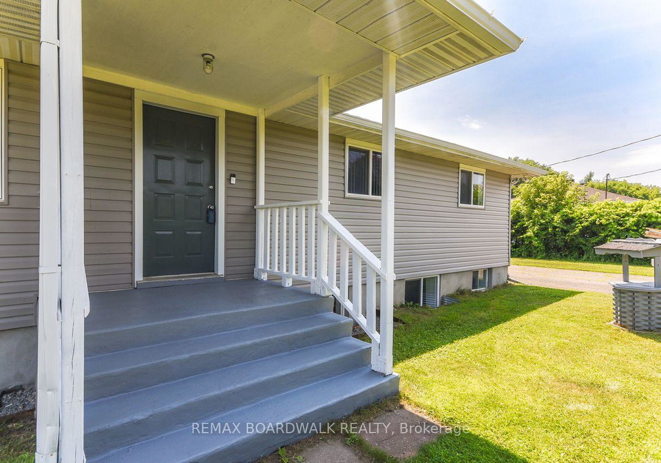 7032-mason-street-ottawa-ontario-x12299331